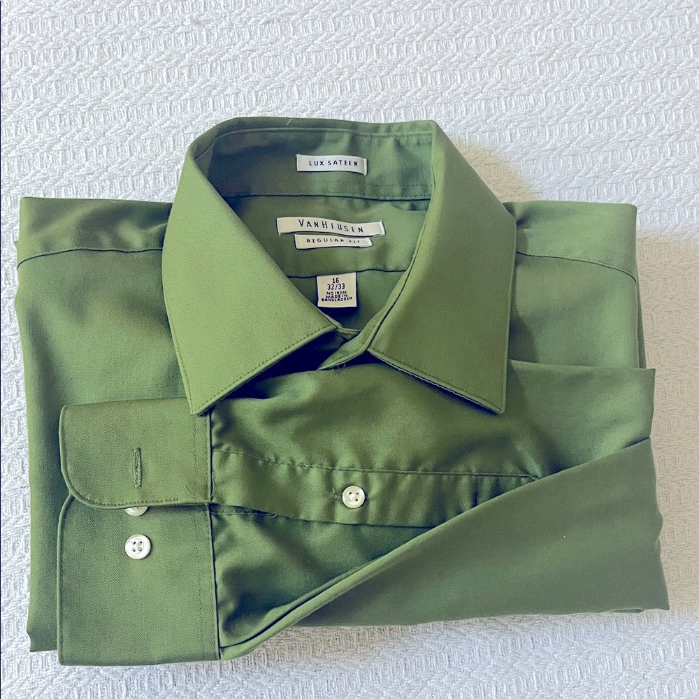 NWOT Van Heusen Long Sleeve Shirt